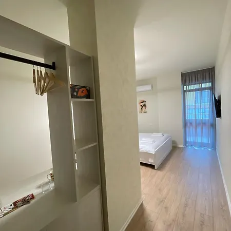 Margen - Center * Tirana